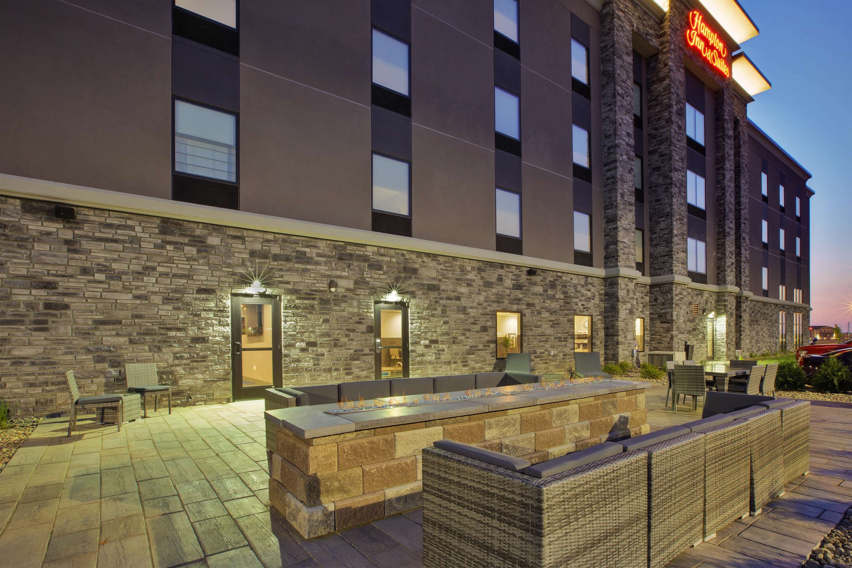 Exterior | Hampton Inn & Suites Southwest/Sioux Falls