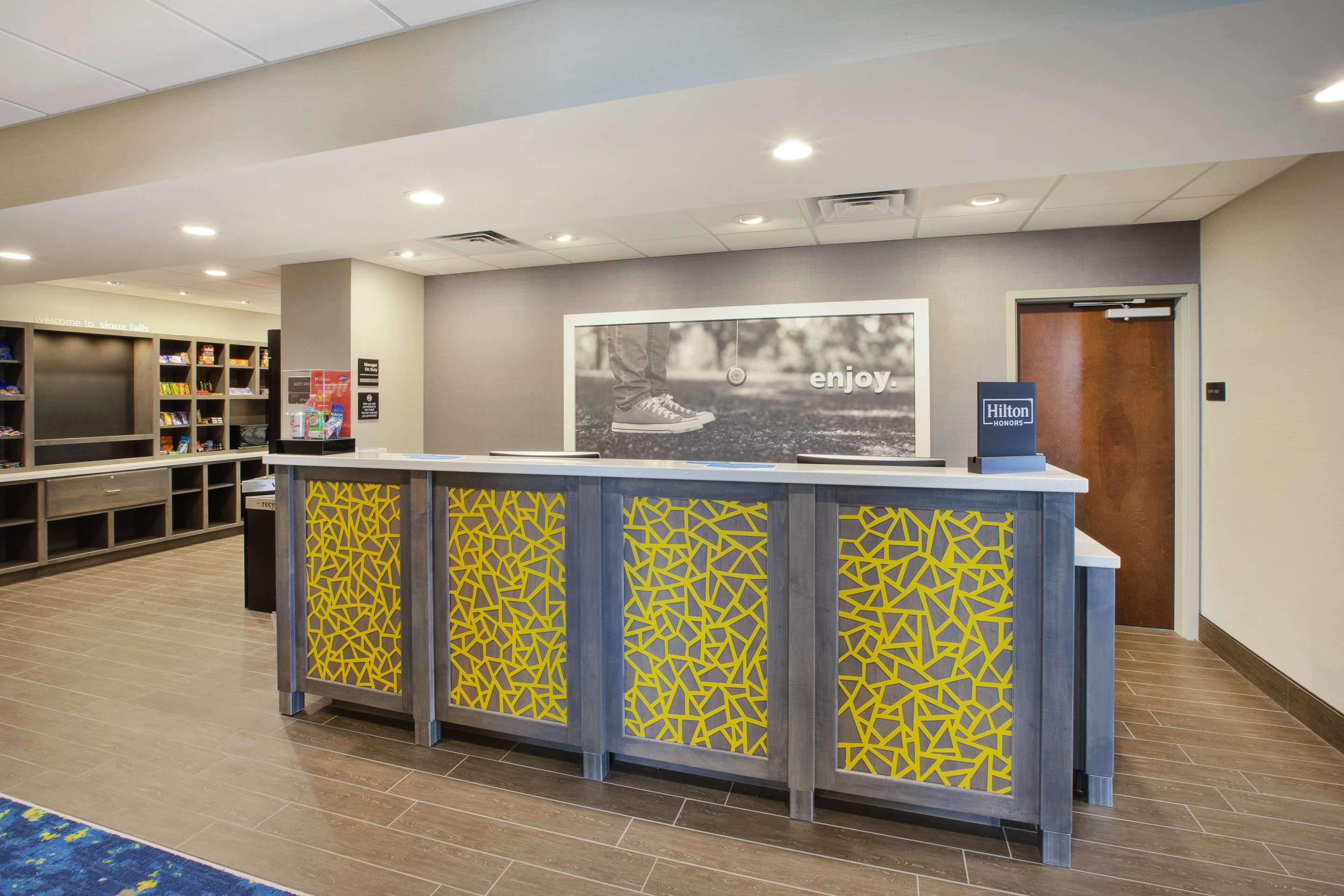 Reception | Hampton Inn & Suites Southwest/Sioux Falls