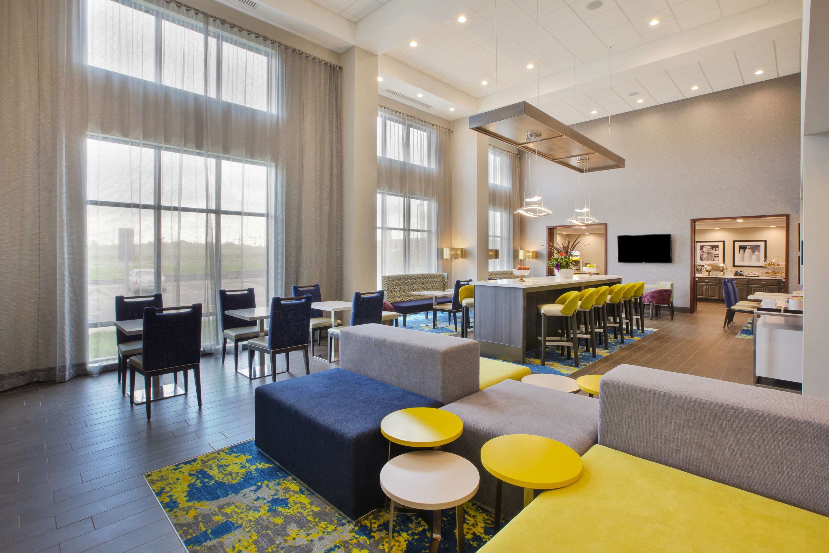 Lobby | Hampton Inn & Suites Southwest/Sioux Falls
