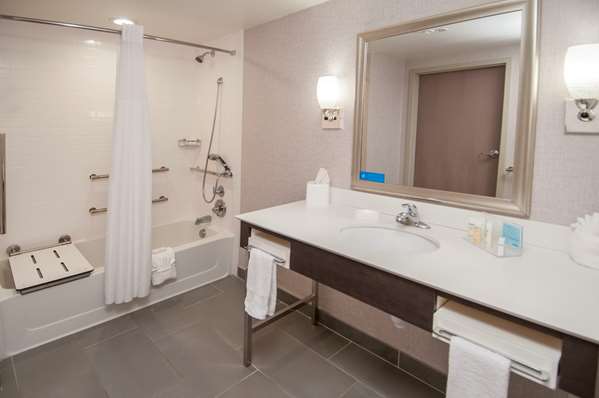  - Hampton Inn & Suites Ridgeland - I-55, Exit 105B