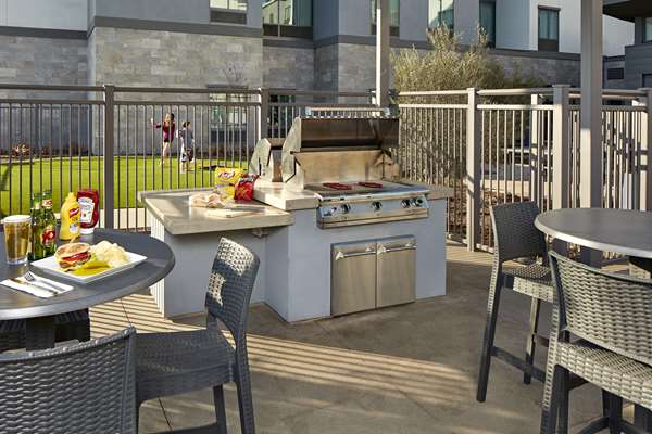 Exterior view - Homewood Suites by Hilton Airport Long Beach