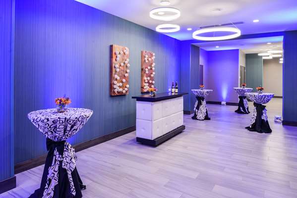  - Hilton Garden Inn Downtown Little Rock - I-30, Exits 140 & 140A