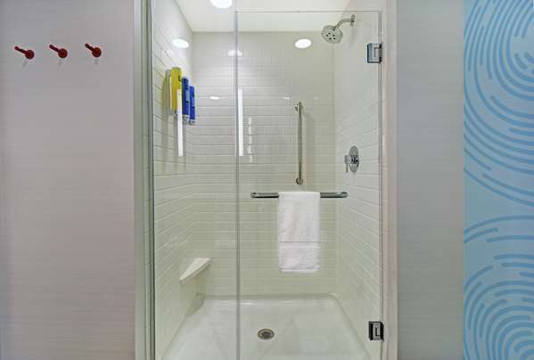  - Tru by Hilton Hotel Airport South Portland