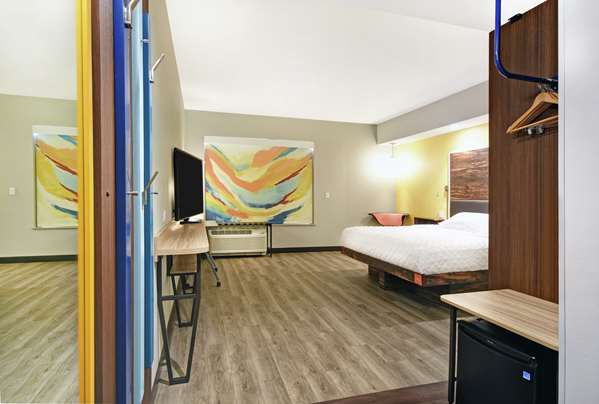  - Tru by Hilton Hotel Airport South Portland