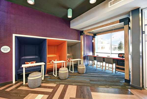 Conference Area - Tru by Hilton Hotel Airport South Portland