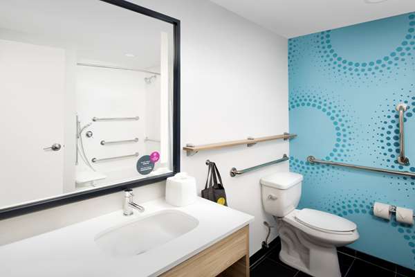  - Tru by Hilton Hotel Tallahassee