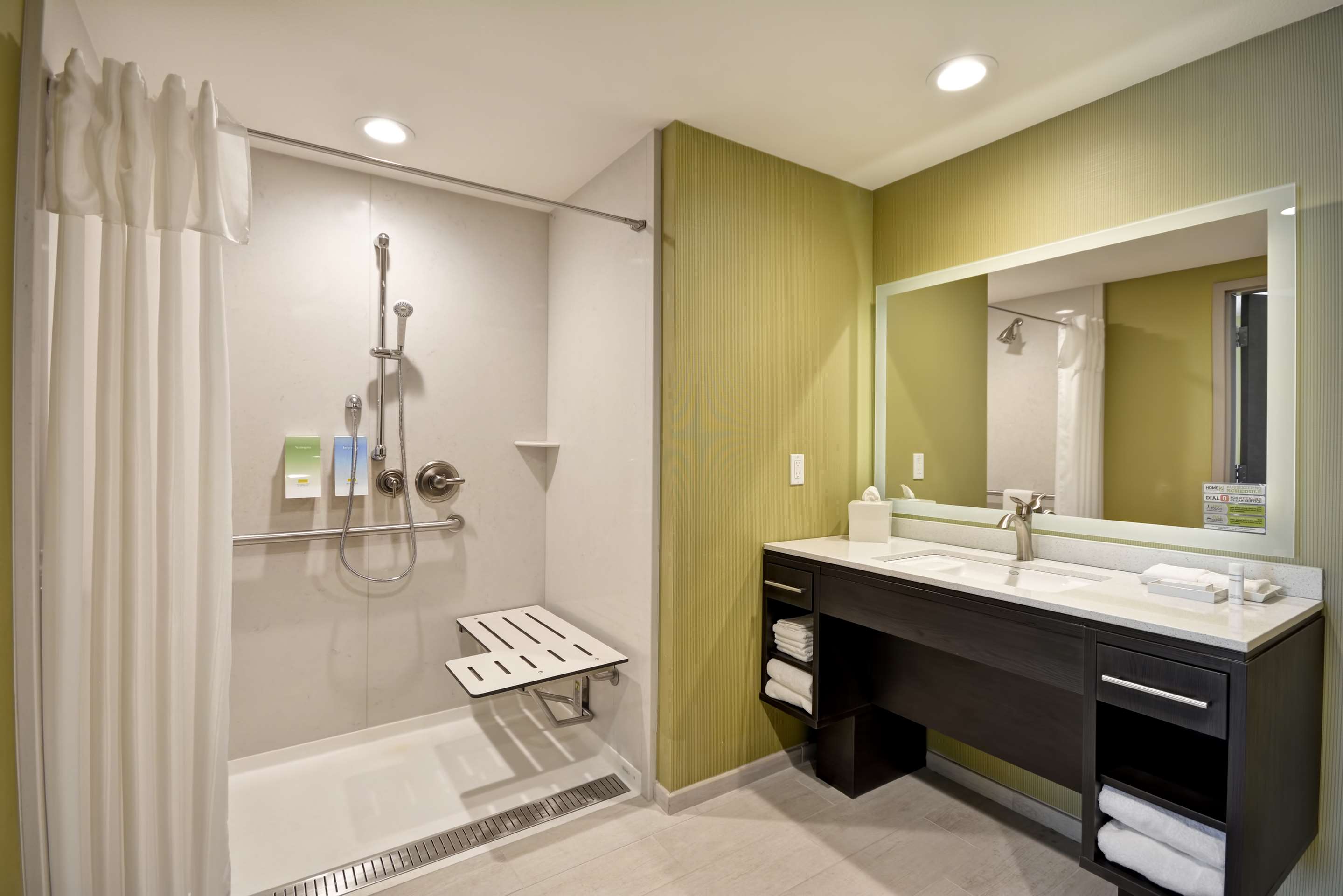 Guest room bath