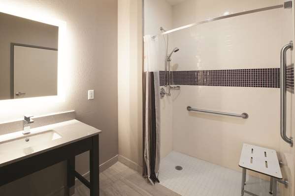  - La Quinta Inn & Suites Kingsville
