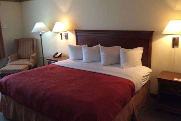  - Baymont Inn & Suites Clinton - I-75, Exit 122