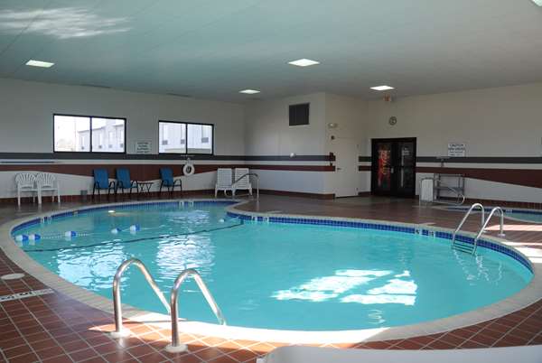 Pool - Baymont Inn & Suites West Plains