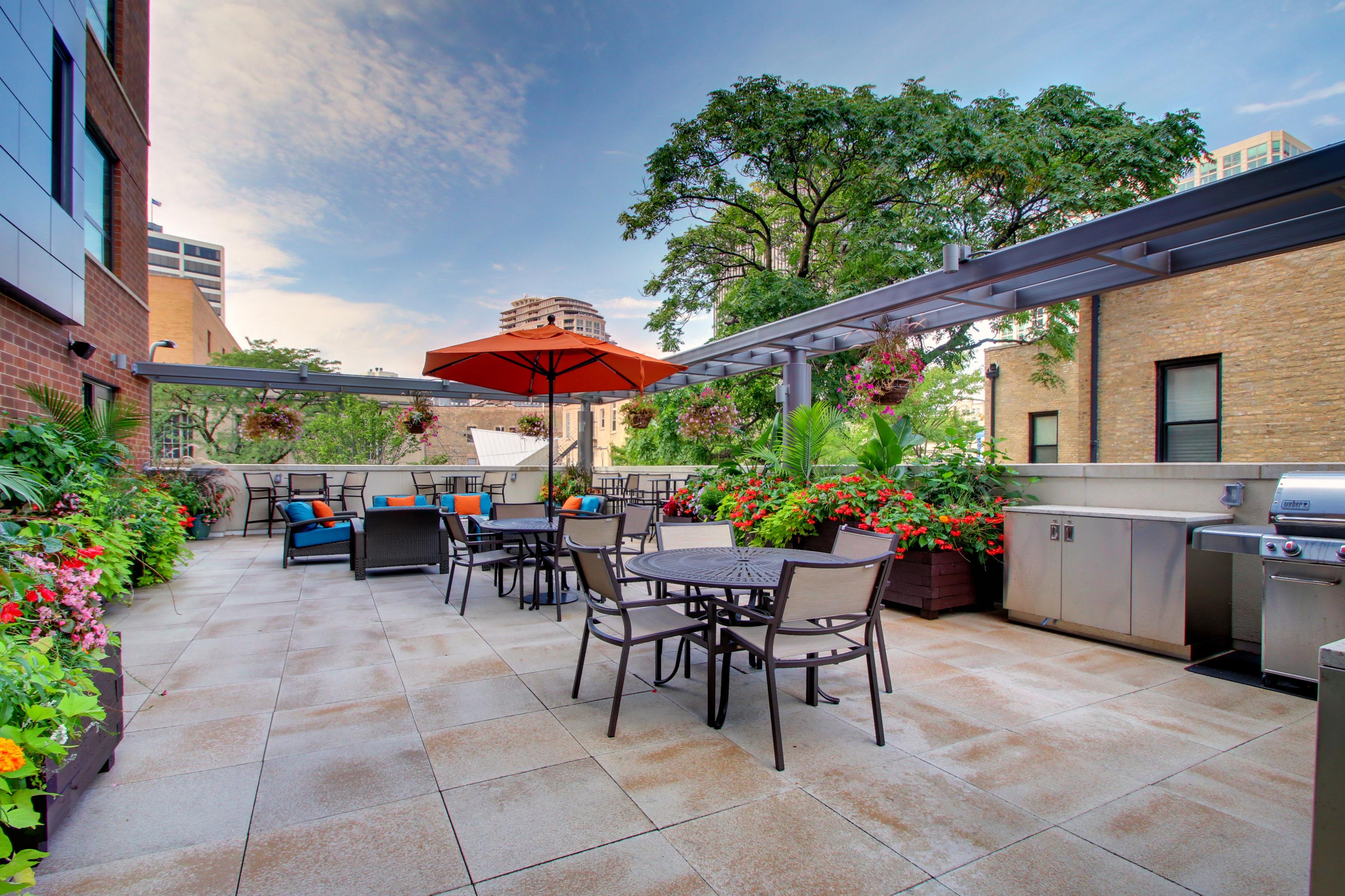 Patio Terrace | Hyatt House Chicago/Evanston