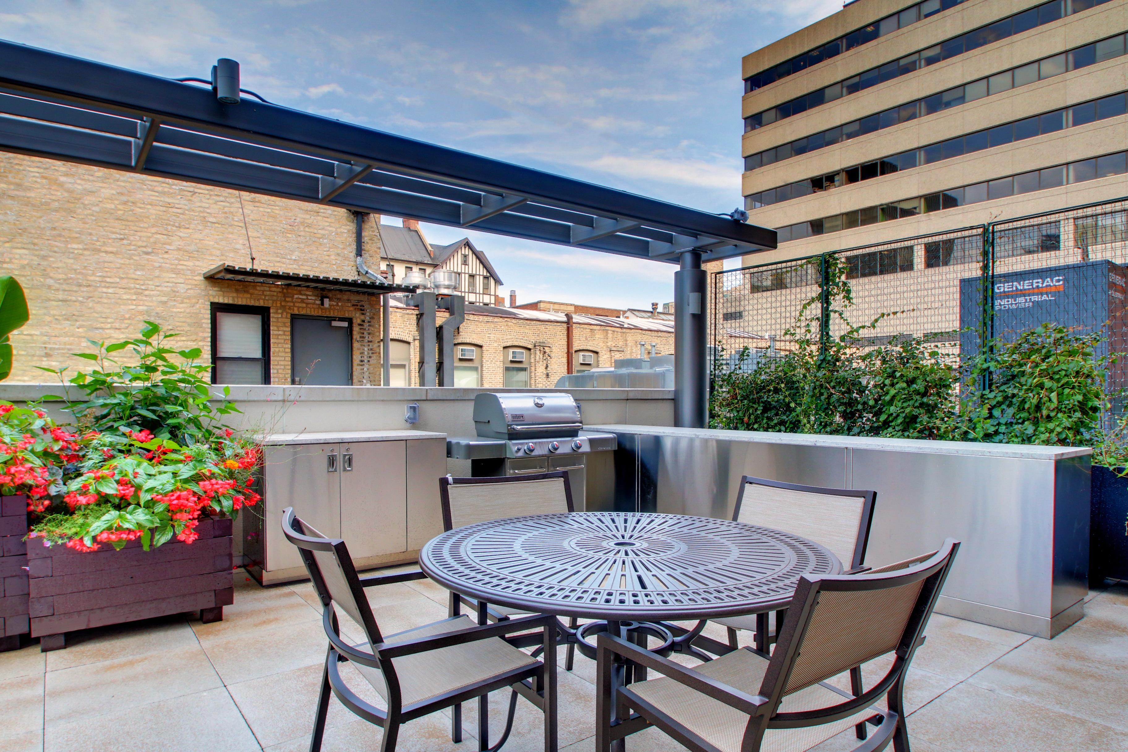 Patio Terrace | Hyatt House Chicago/Evanston
