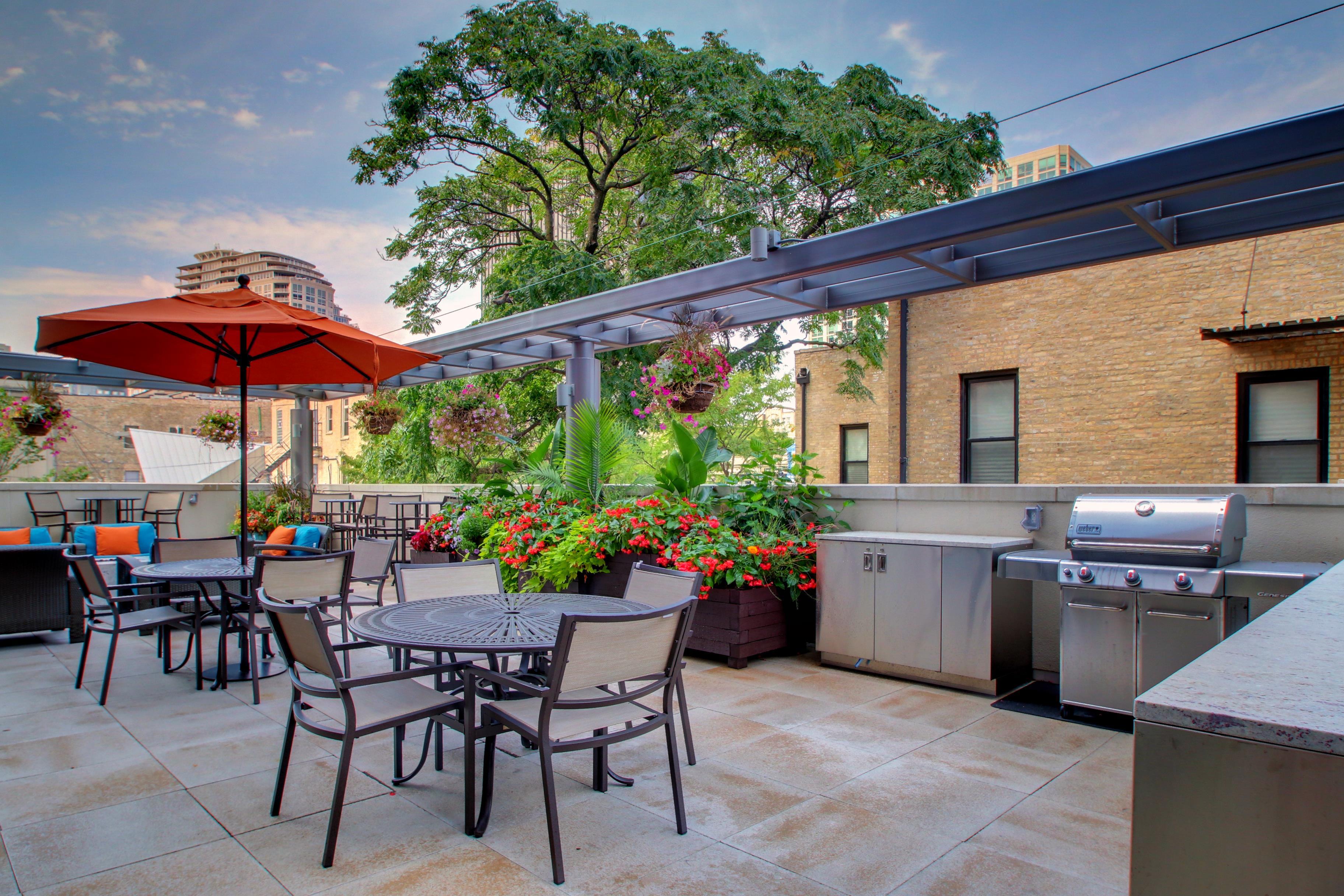 Patio Terrace | Hyatt House Chicago/Evanston