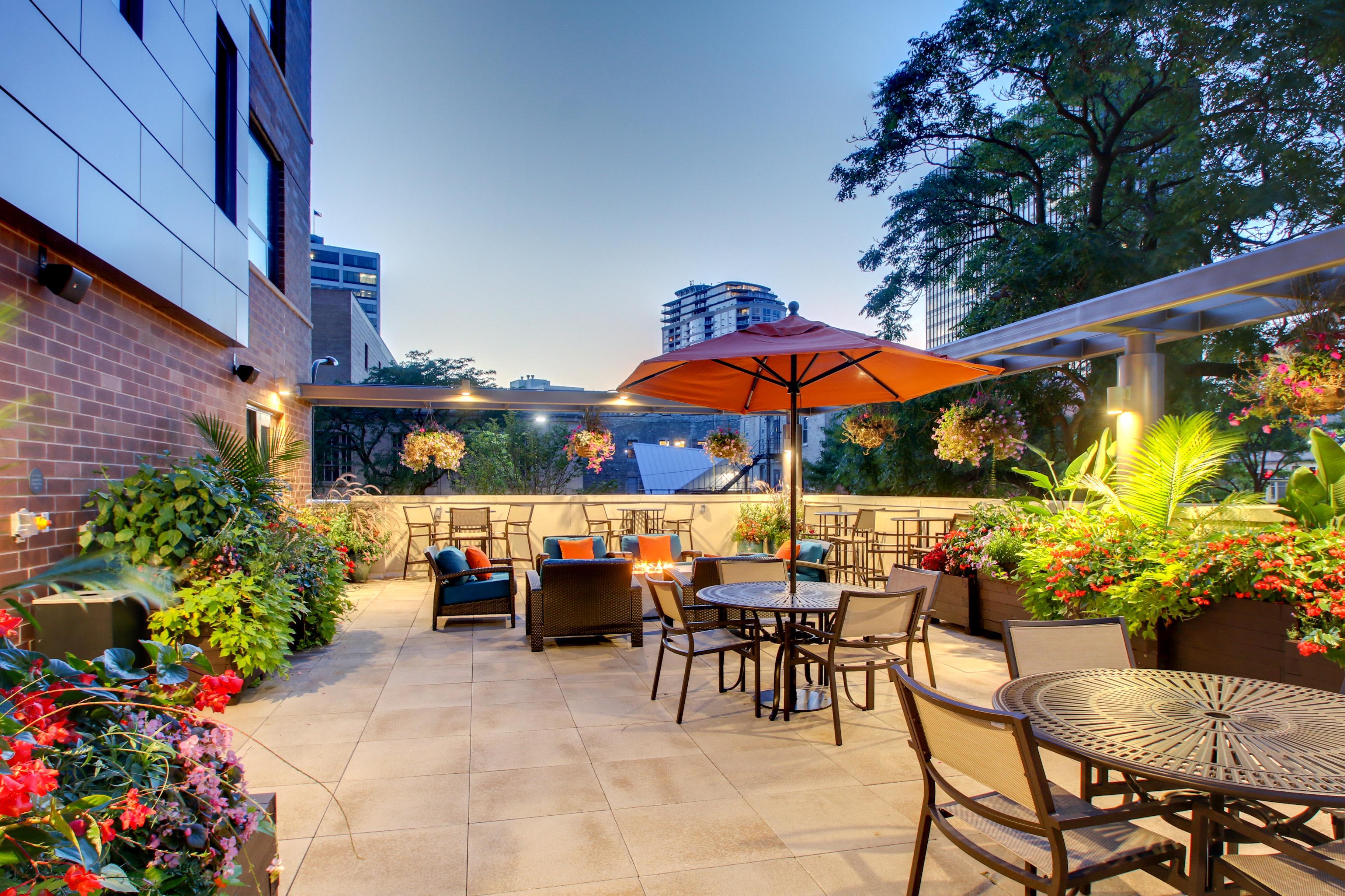 Patio Terrace | Hyatt House Chicago/Evanston