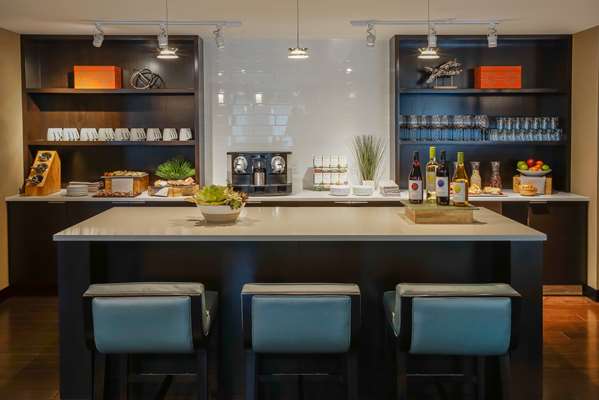 Bar - Hyatt Regency Hotel Conference Center Aurora - I-225, Exits 10 & 10A