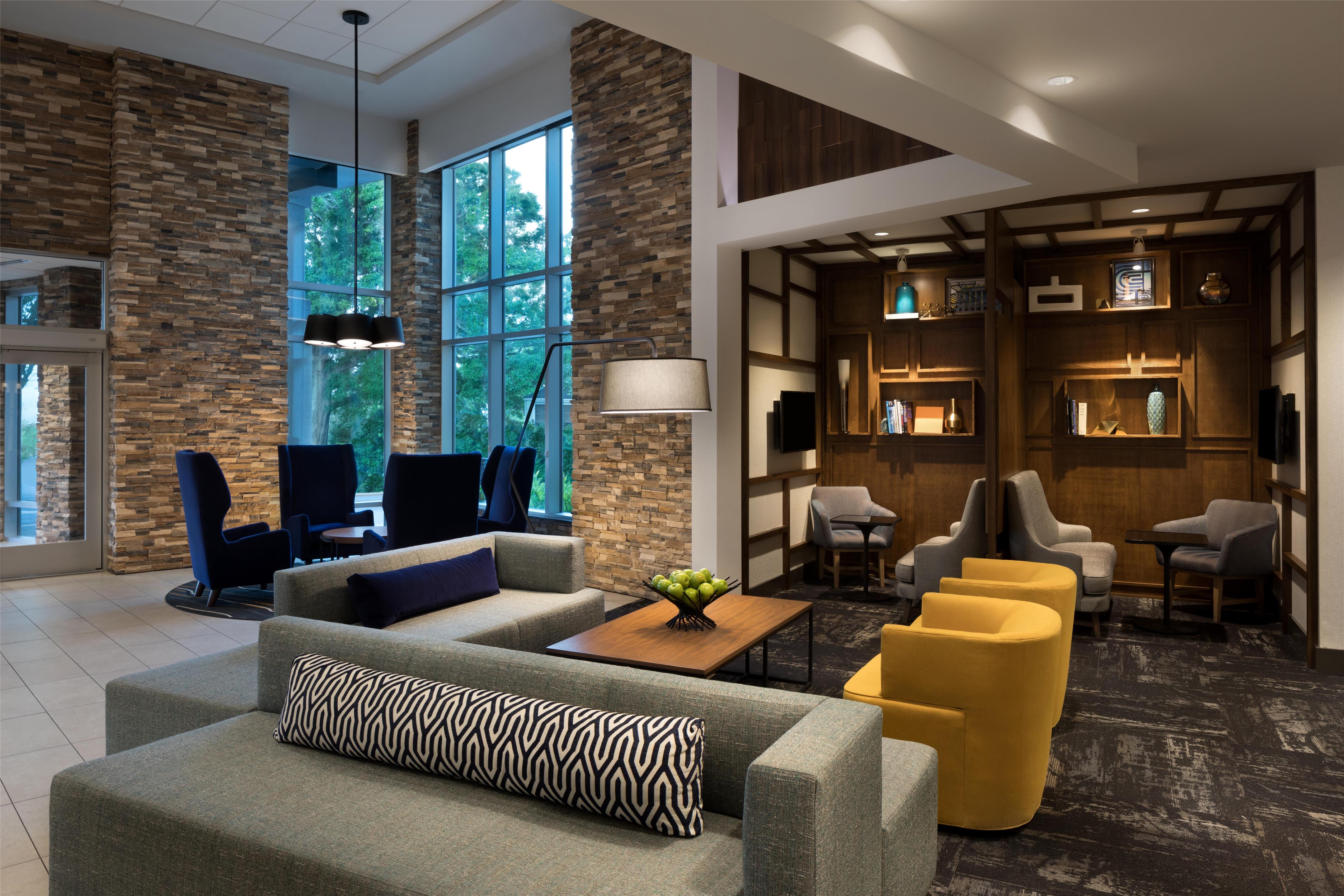 Bar Lounge | Hyatt Place Biloxi