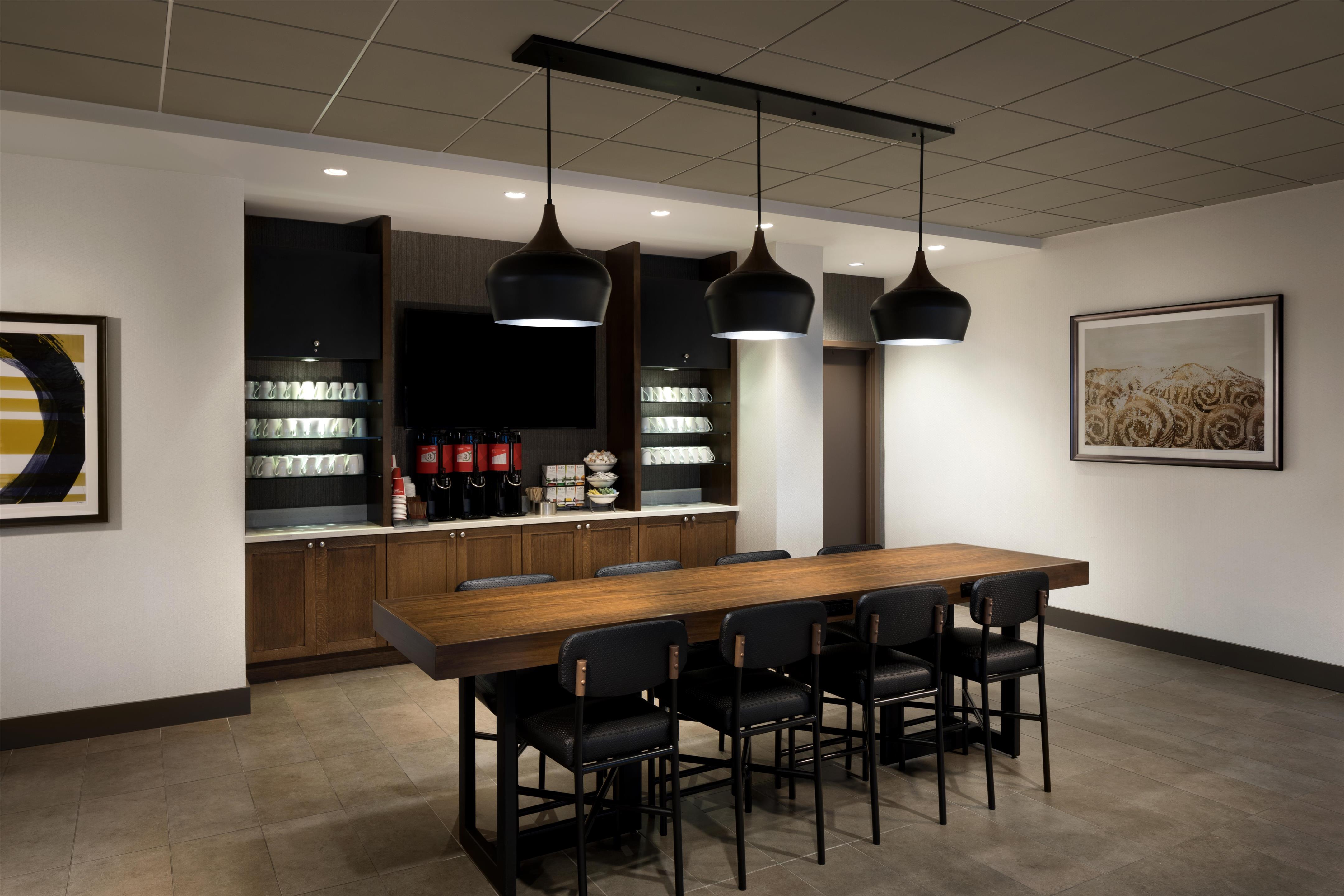 Bar Lounge | Hyatt Place Biloxi