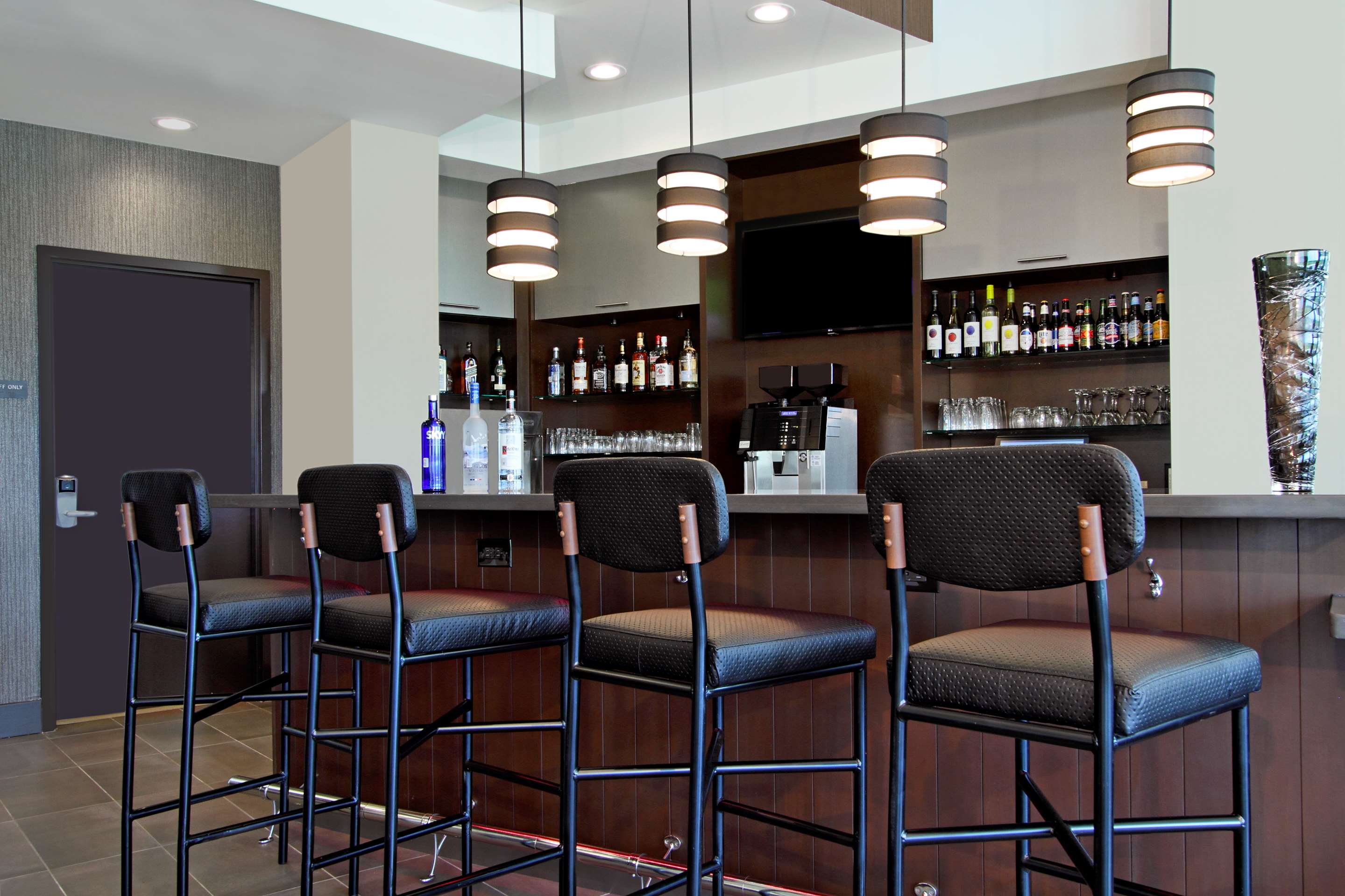 Bar Lounge | Hyatt Place Houston NW Vintage Park