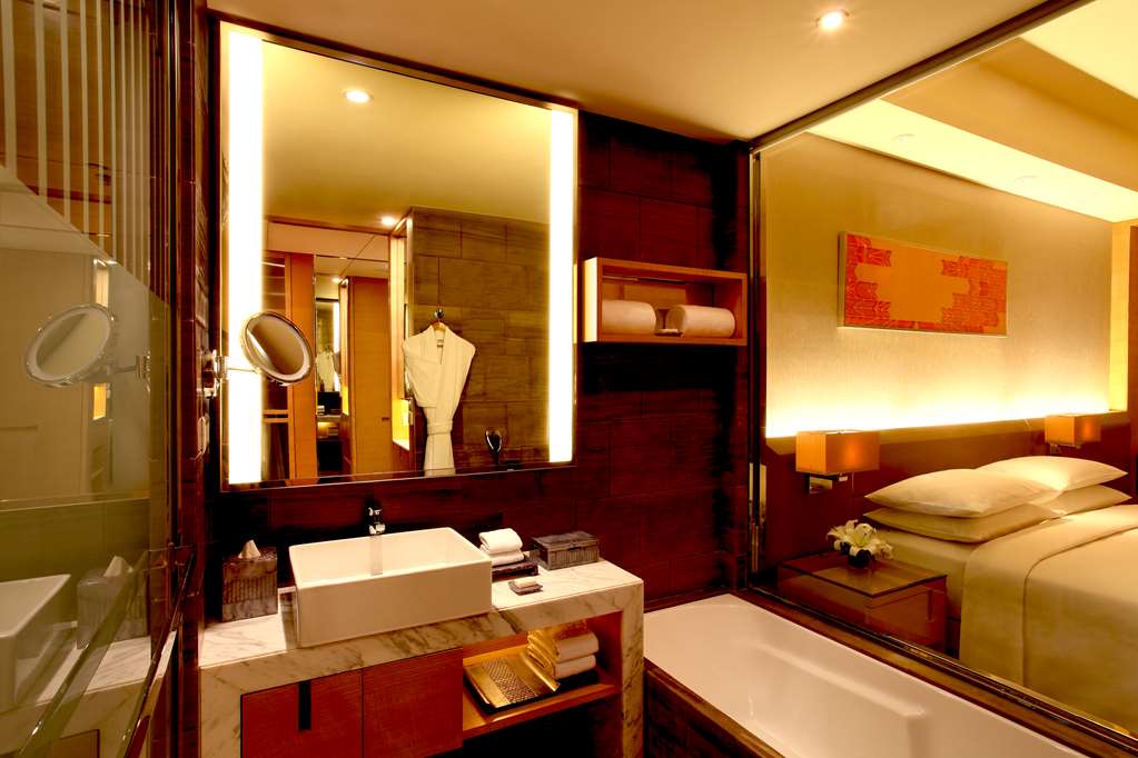 HYATT REGENCY CHANDIGARH-guestroom-Guest Room,Bathroom,On-Site.jpg