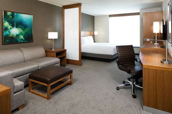  - Hyatt Place Hotel City Center Lenexa - I-435, Exit 3