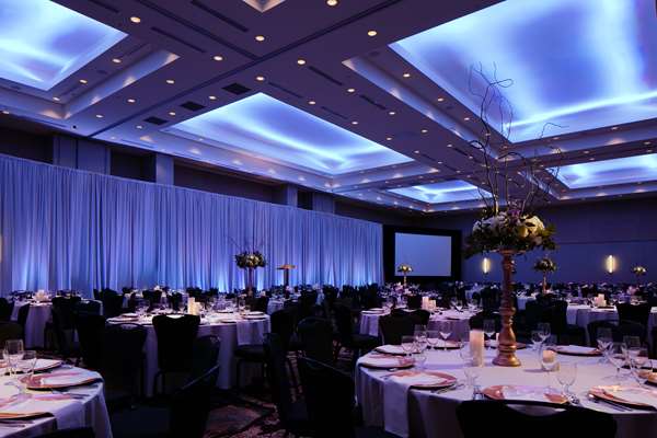  - Hyatt Place Hotel City Center Lenexa - I-435, Exit 3