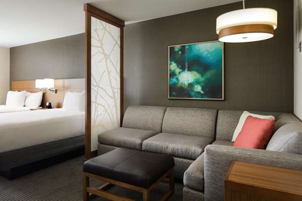  - Hyatt Place Hotel City Center Lenexa - I-435, Exit 3