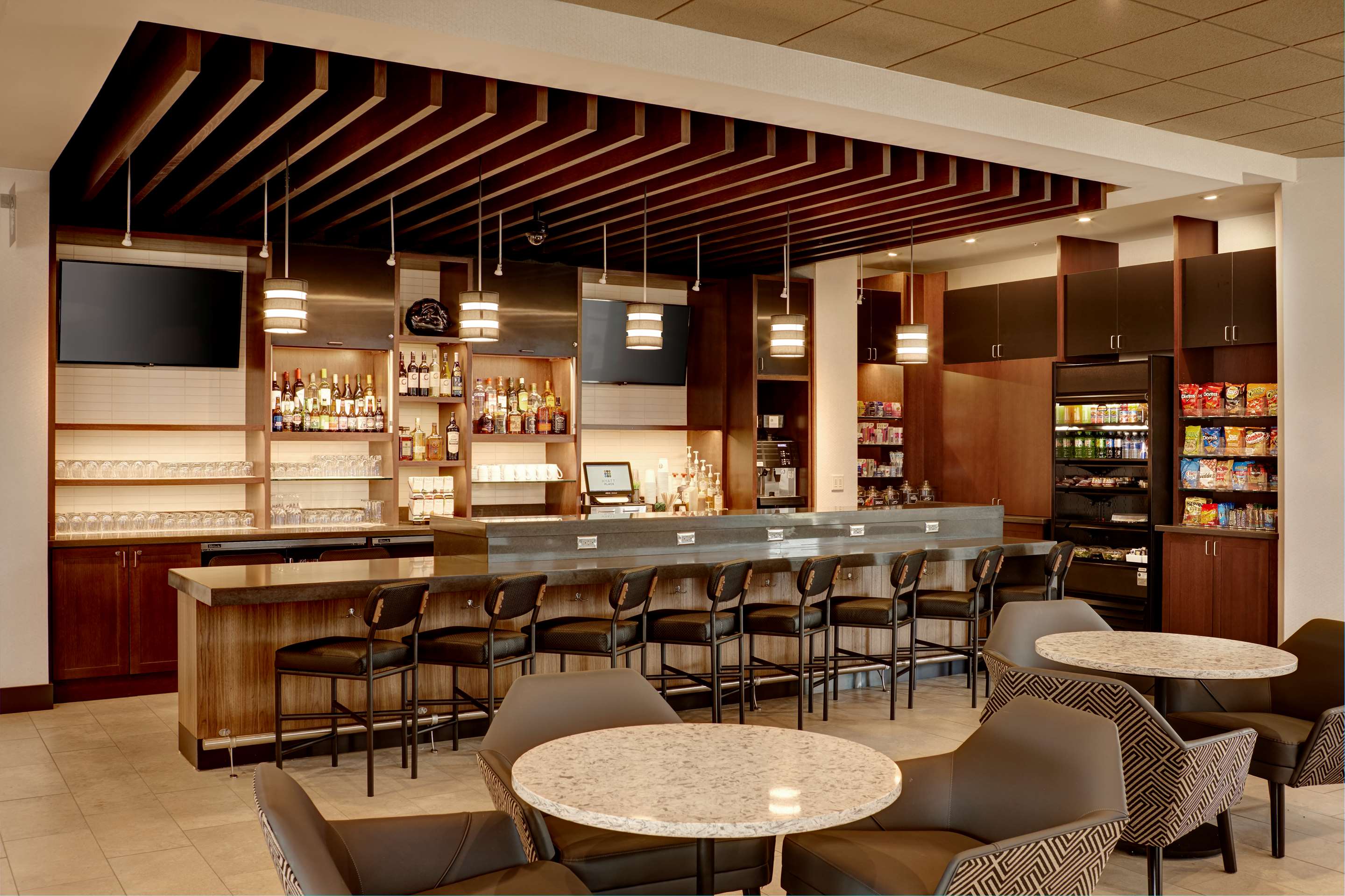 Bar Lounge | Hyatt Place Madison / Verona