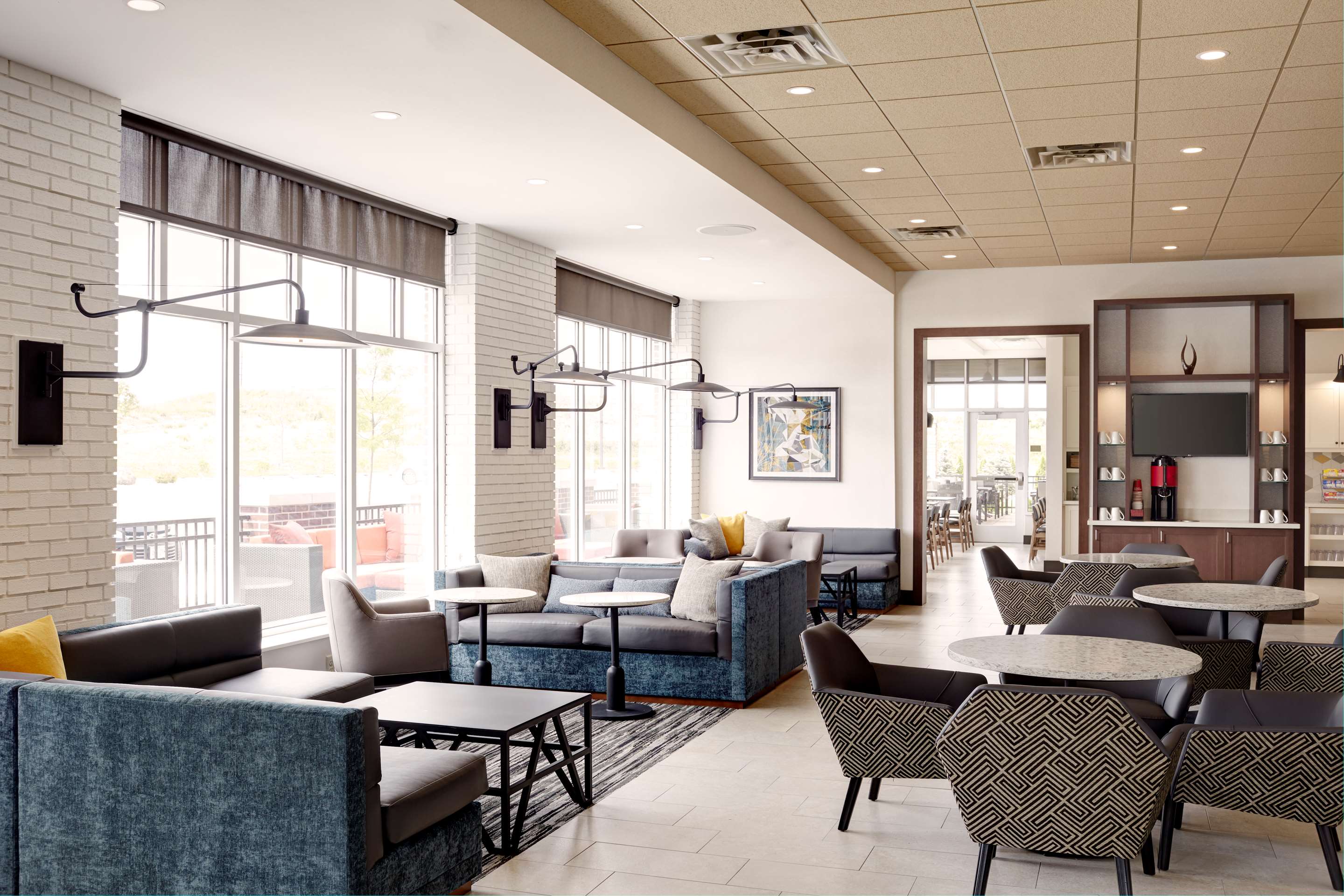 Bar Lounge | Hyatt Place Madison / Verona