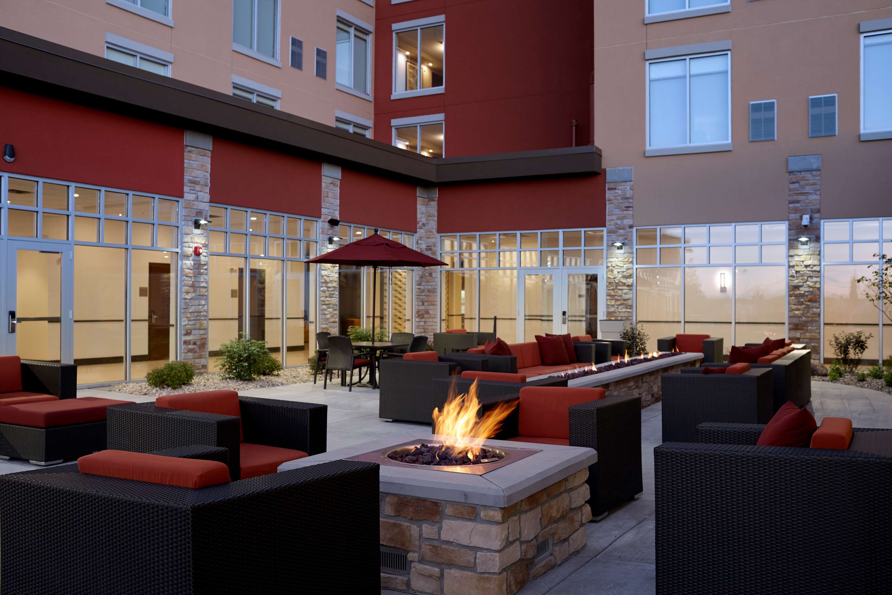 Bar Lounge | Hyatt Place Madison / Verona