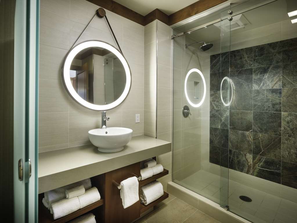 HYATT VACATION CLUB AT HIGH SIERRA-guestroom-Guest Room,Bathroom,On-Site.jpg
