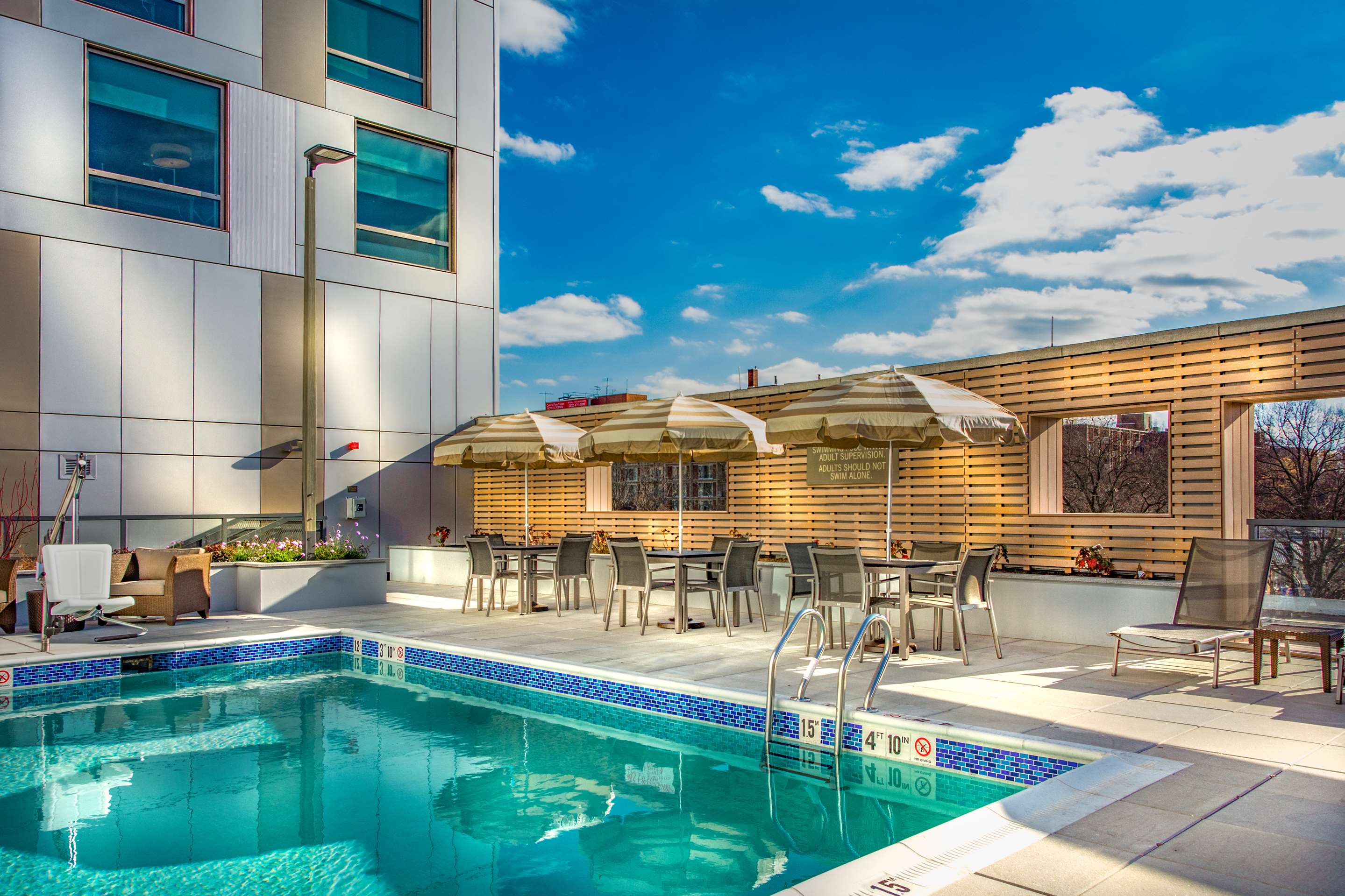 Pool | Hyatt Place Washington DC/National Mall