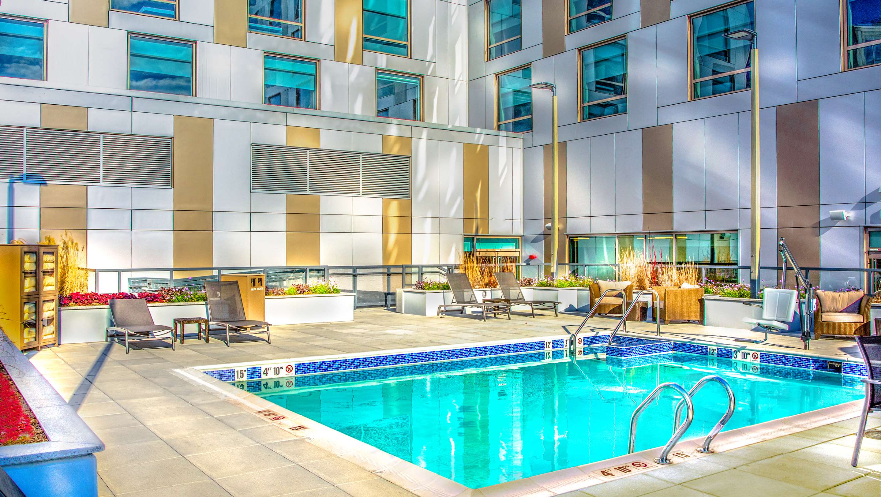 Pool | Hyatt Place Washington DC/National Mall