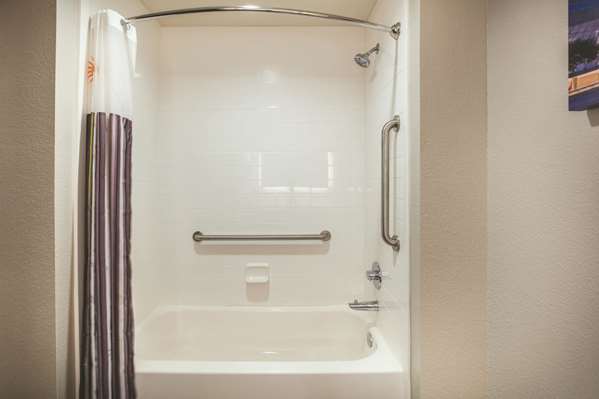  - La Quinta Inn & Suites Coit Road Dallas