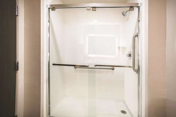  - La Quinta Inn & Suites Coit Road Dallas