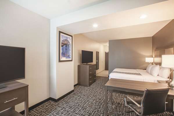  - La Quinta Inn & Suites Outlet Mall San Marcos