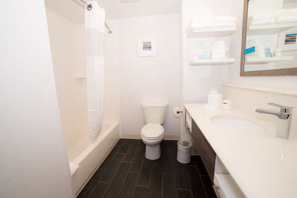  - Hampton Inn Absecon