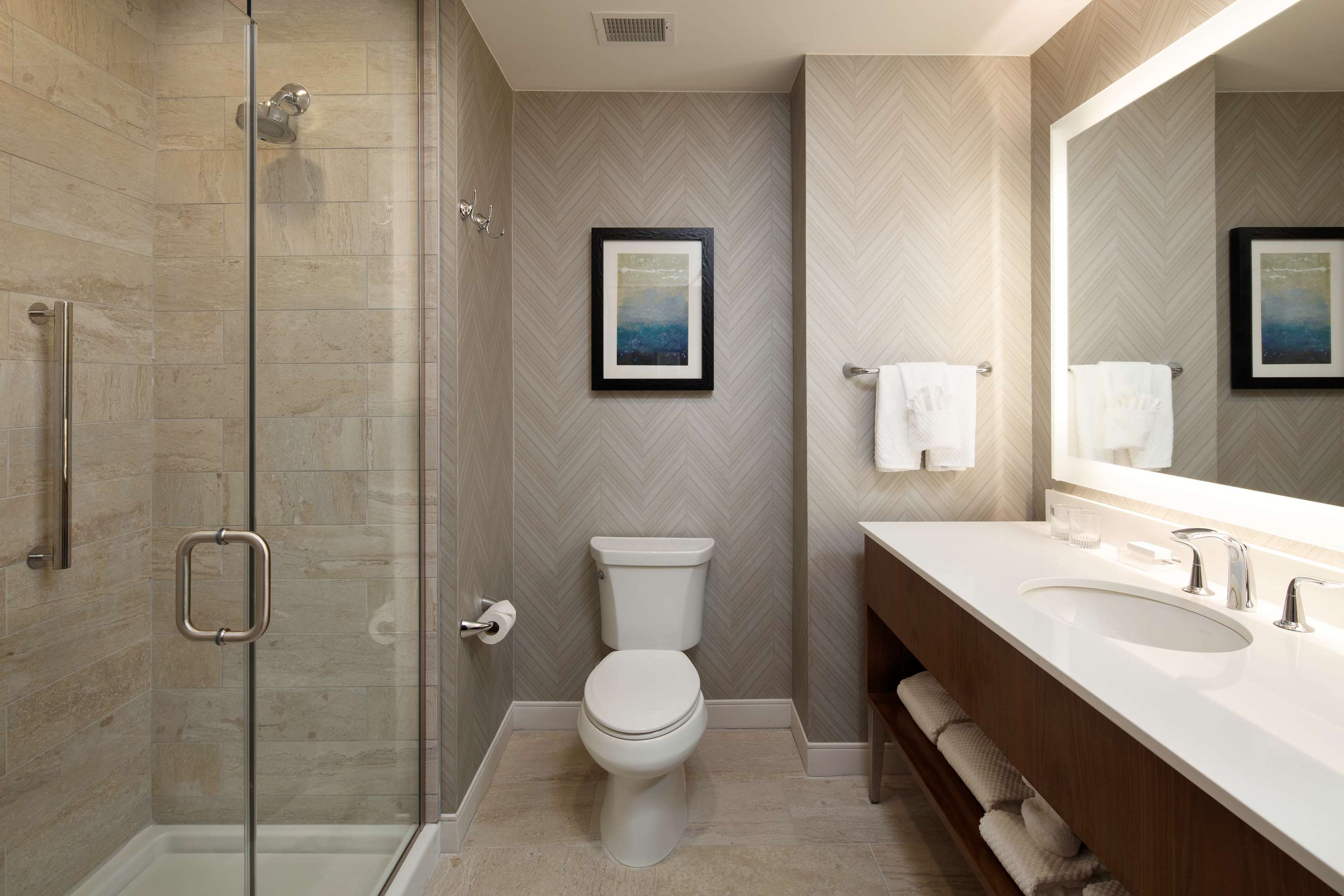 Guest room bath