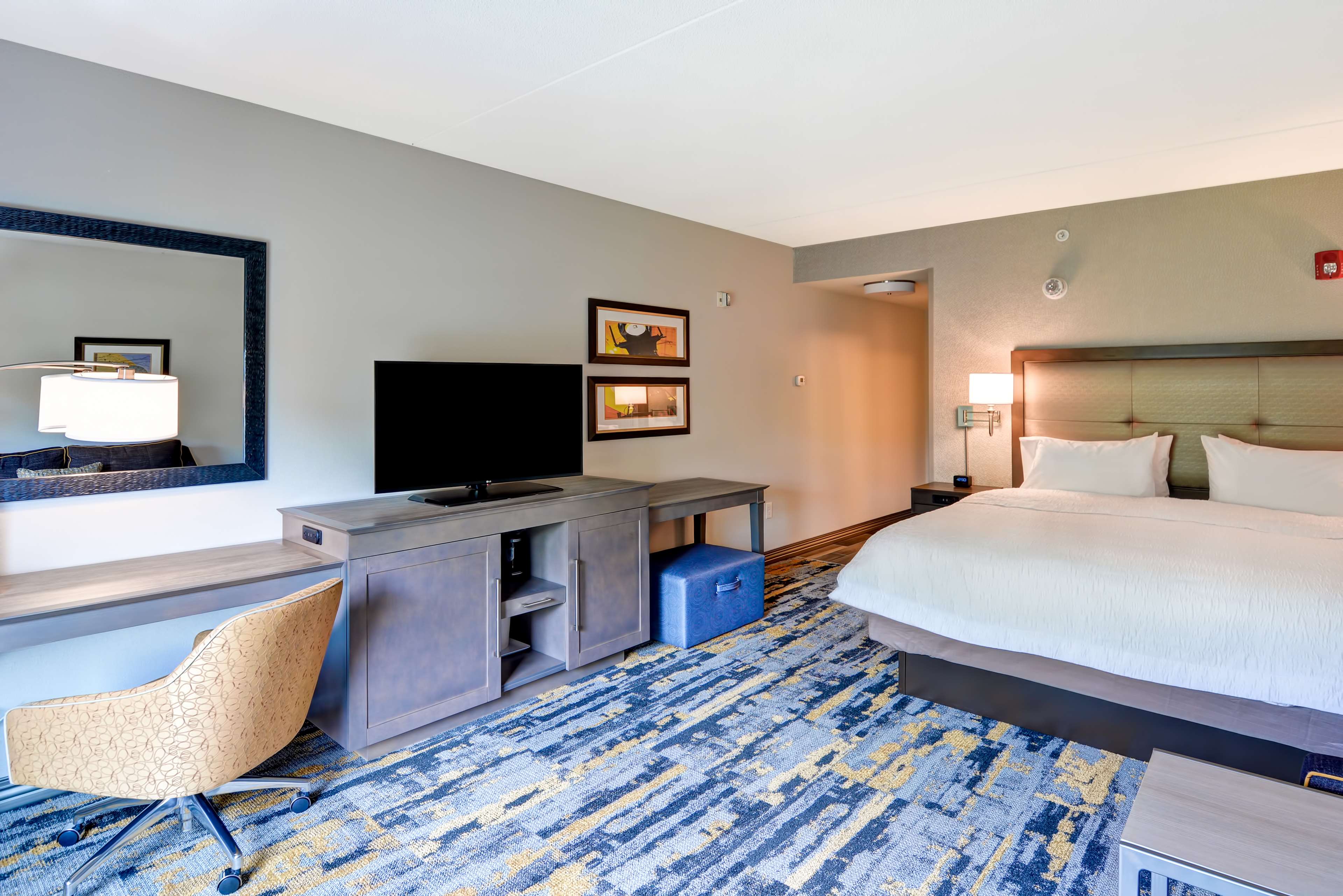 Hampton Inn by Hilton Atlanta Kennesaw Room Type - 1 KING SFBD MIC FRG NS