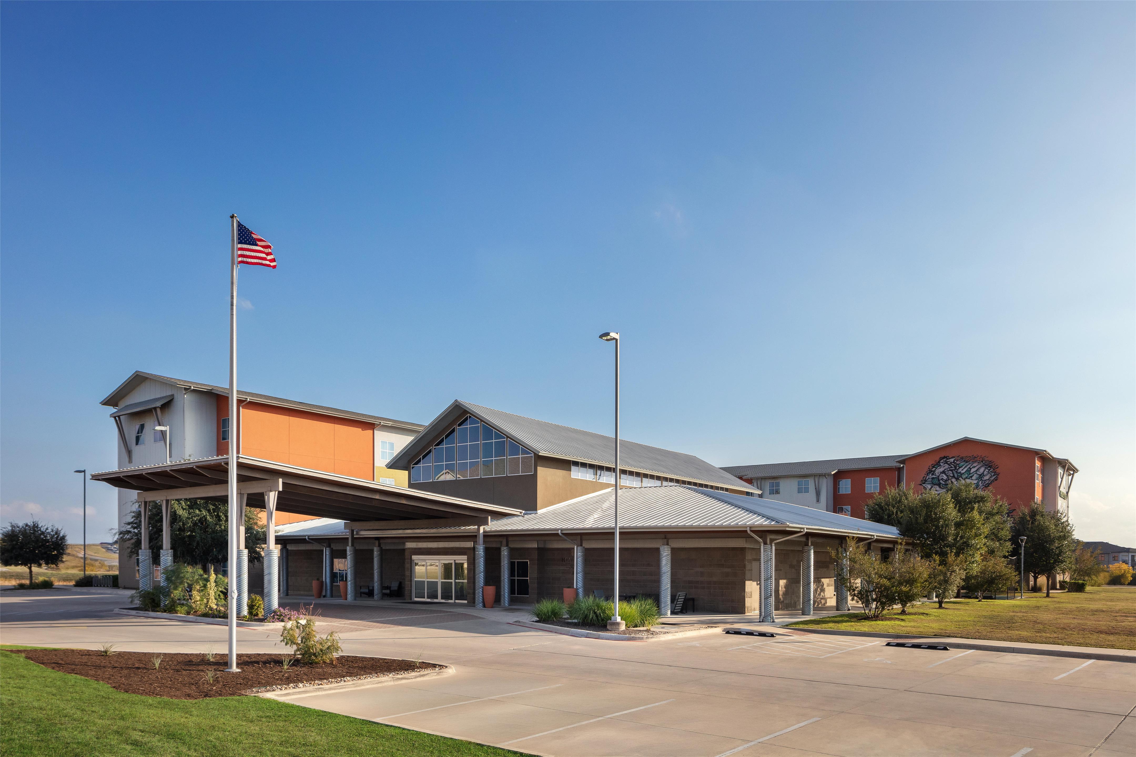 Exterior | Homewood Suites by Hilton TechRidge Parmer @ I-35