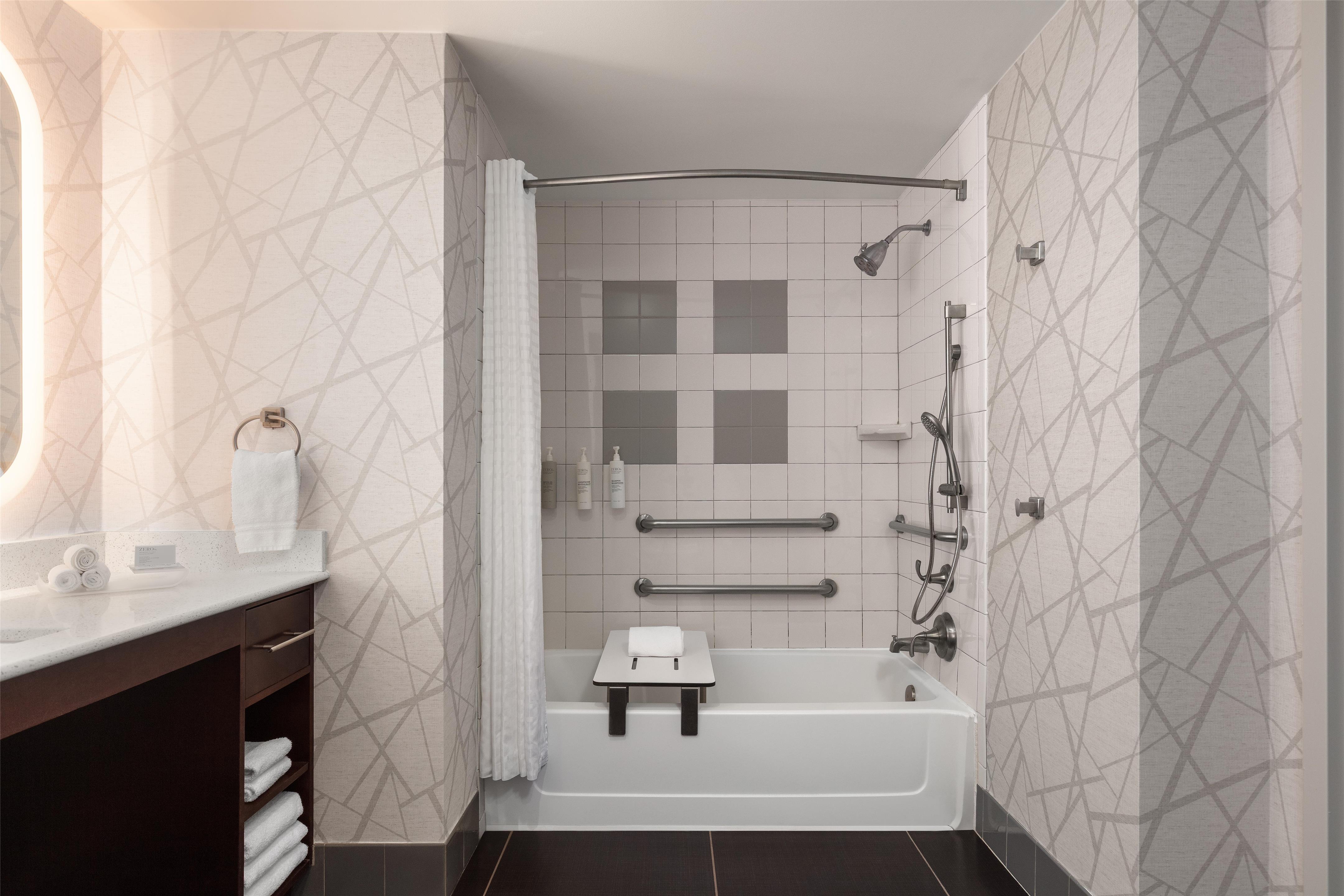 Guest room bath