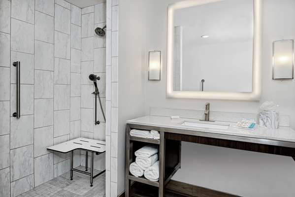  - Hilton Garden Inn San Marcos - I-35, Exit 207