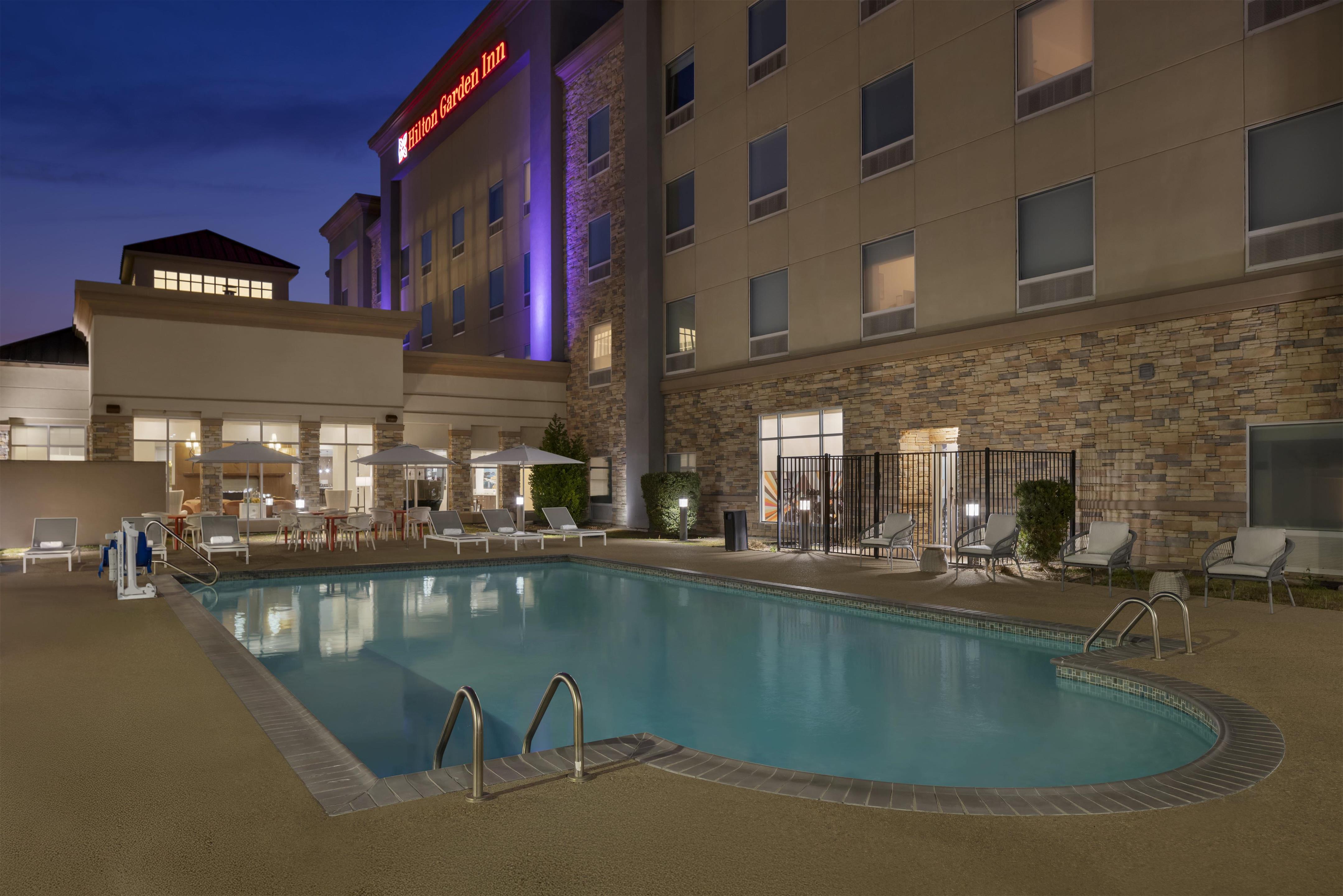 Pool | Hilton Garden Inn San Marcos