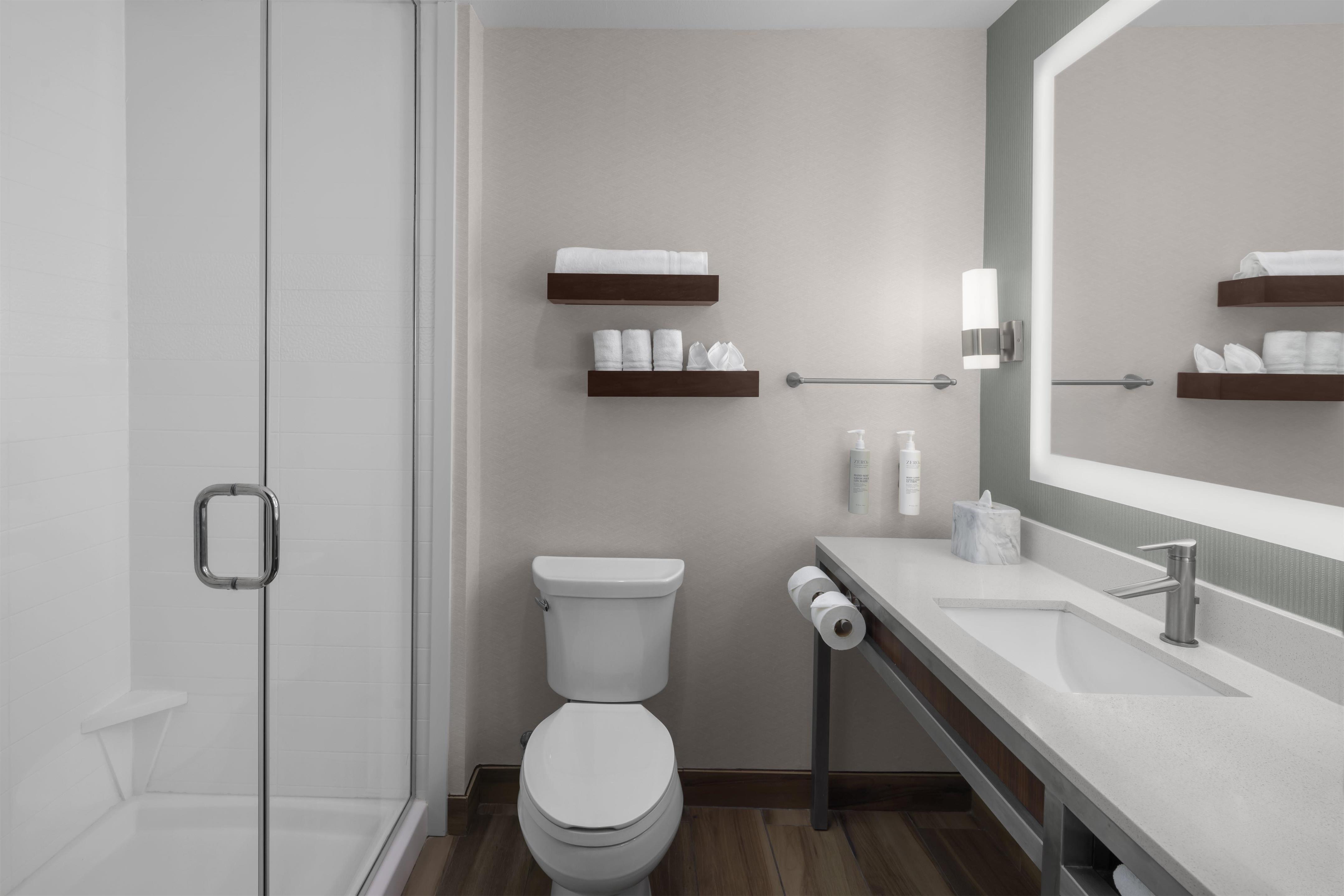 Guest room bath