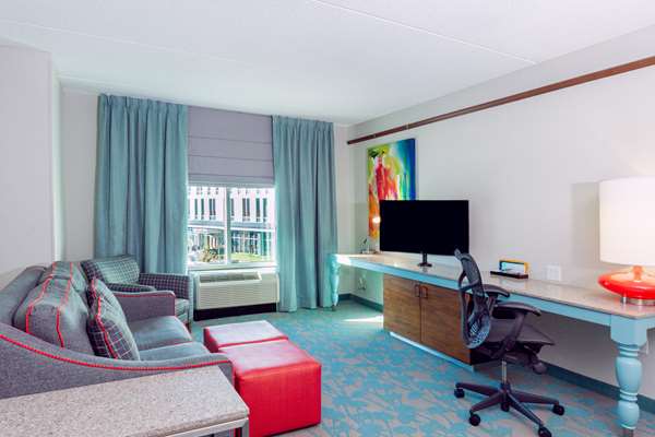  - Hilton Garden Inn Asheville Downtown - I-240, Exit 5B