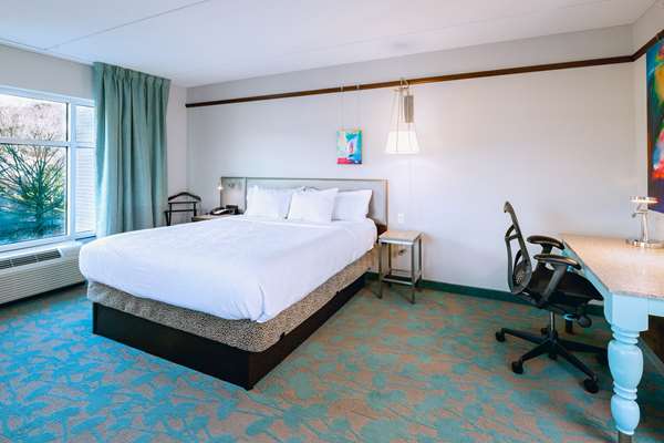  - Hilton Garden Inn Asheville Downtown - I-240, Exit 5B