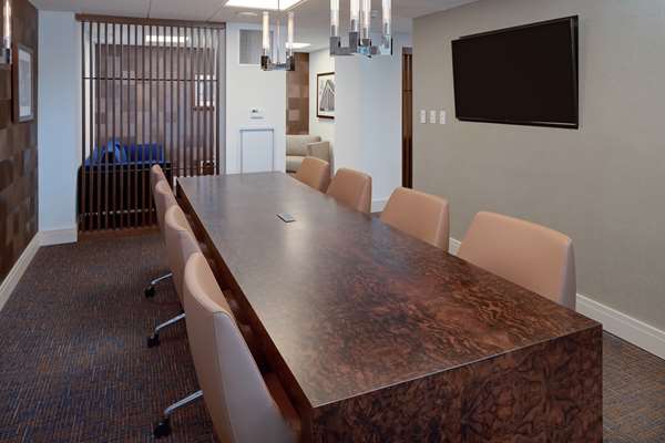  - Hilton Hotel Nashville Airport - I-40, Exit 215