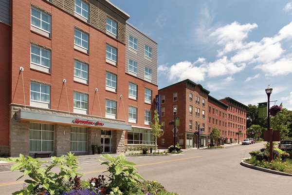 Exterior view - Hampton Inn St Albans
