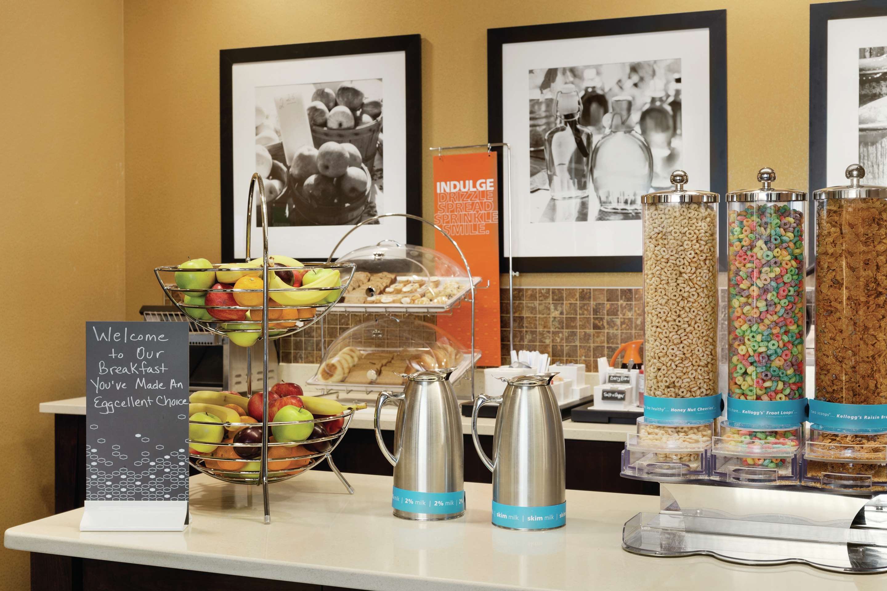 Breakfast Area | Hampton Inn St. Albans