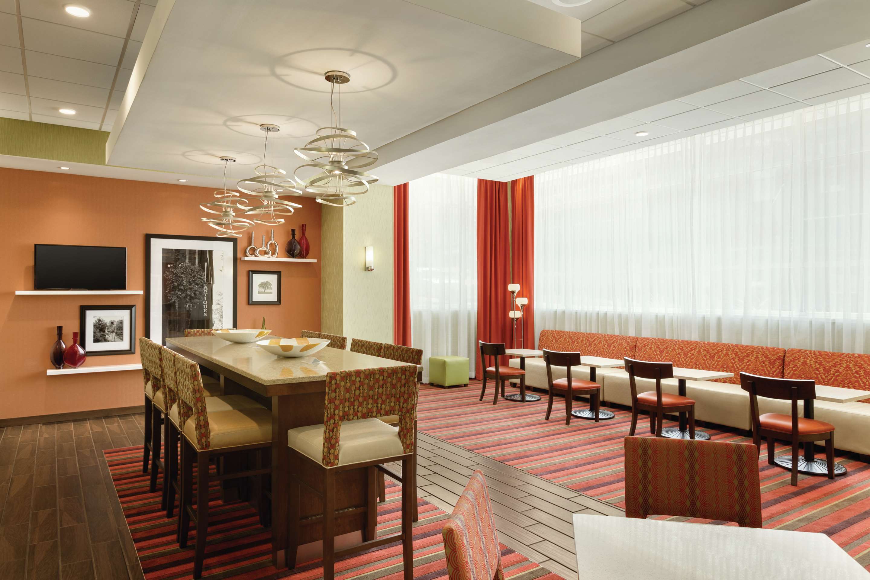 Lobby | Hampton Inn St. Albans
