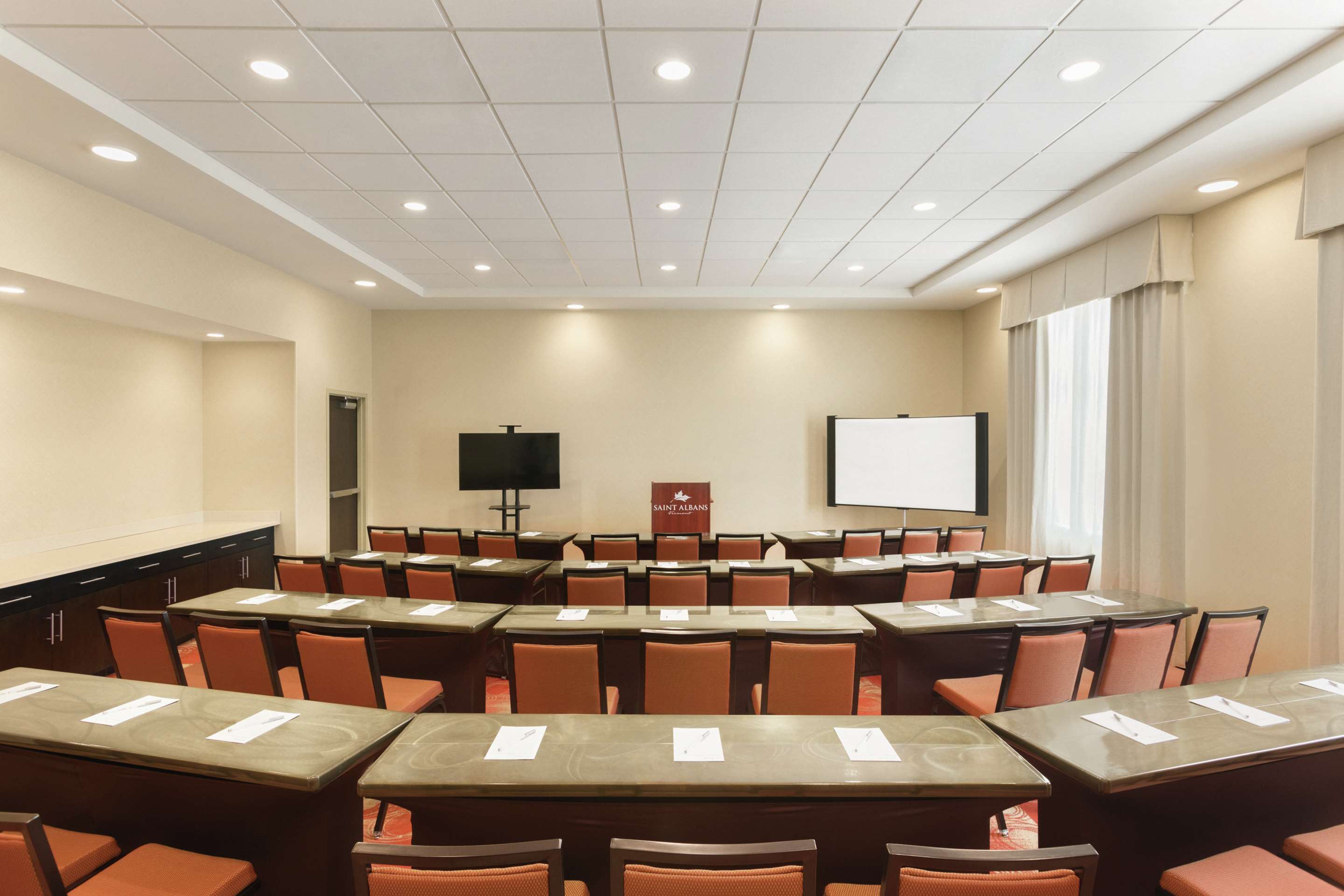 Meeting Room | Hampton Inn St. Albans
